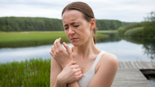 Symptoms and coping with Ehlers-Danlos syndrome hypermobility type