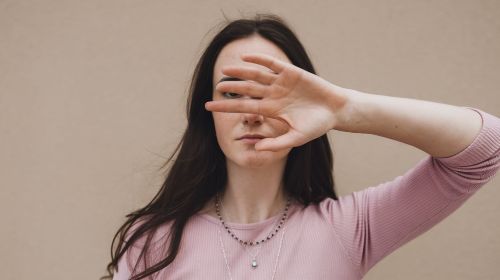 Symptoms and coping with Ehlers-Danlos syndrome hypermobility type